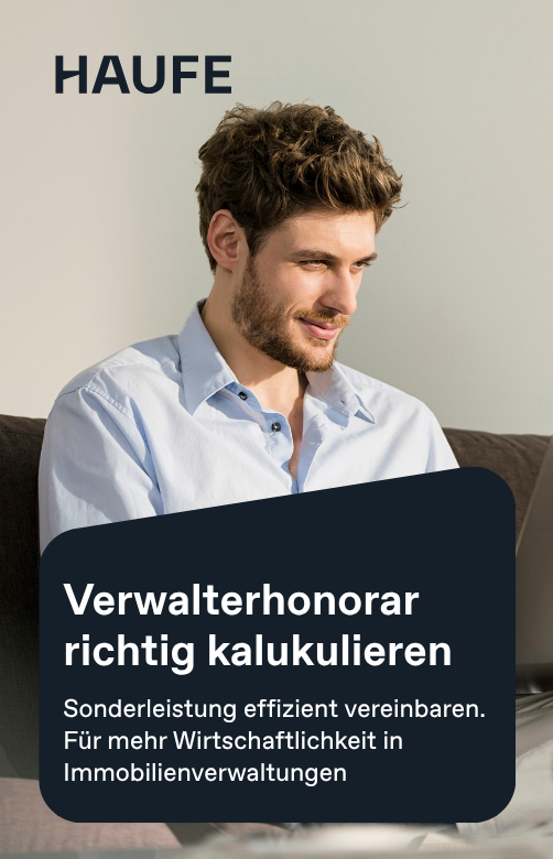 Tablet mit Whitepaper zur richtigen Berechnung von Verwalterhonorar